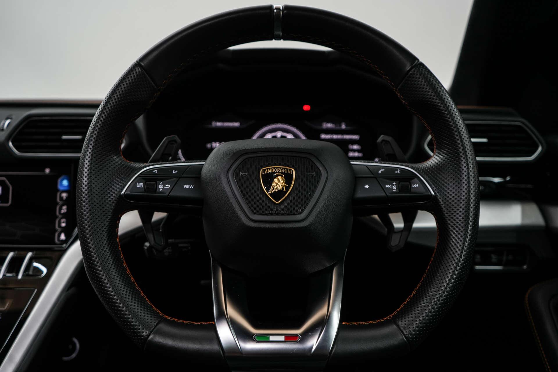 Lamborghini Urus view 60
