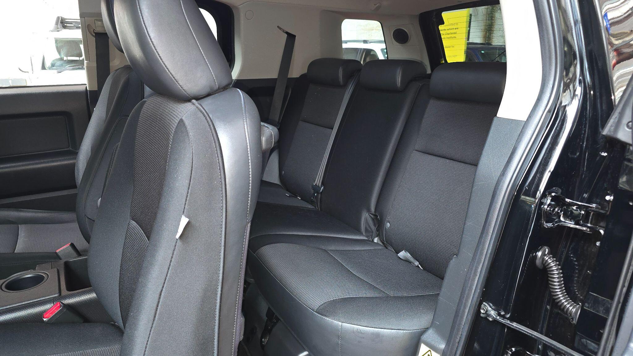 Toyota FJ Cruiser view 23