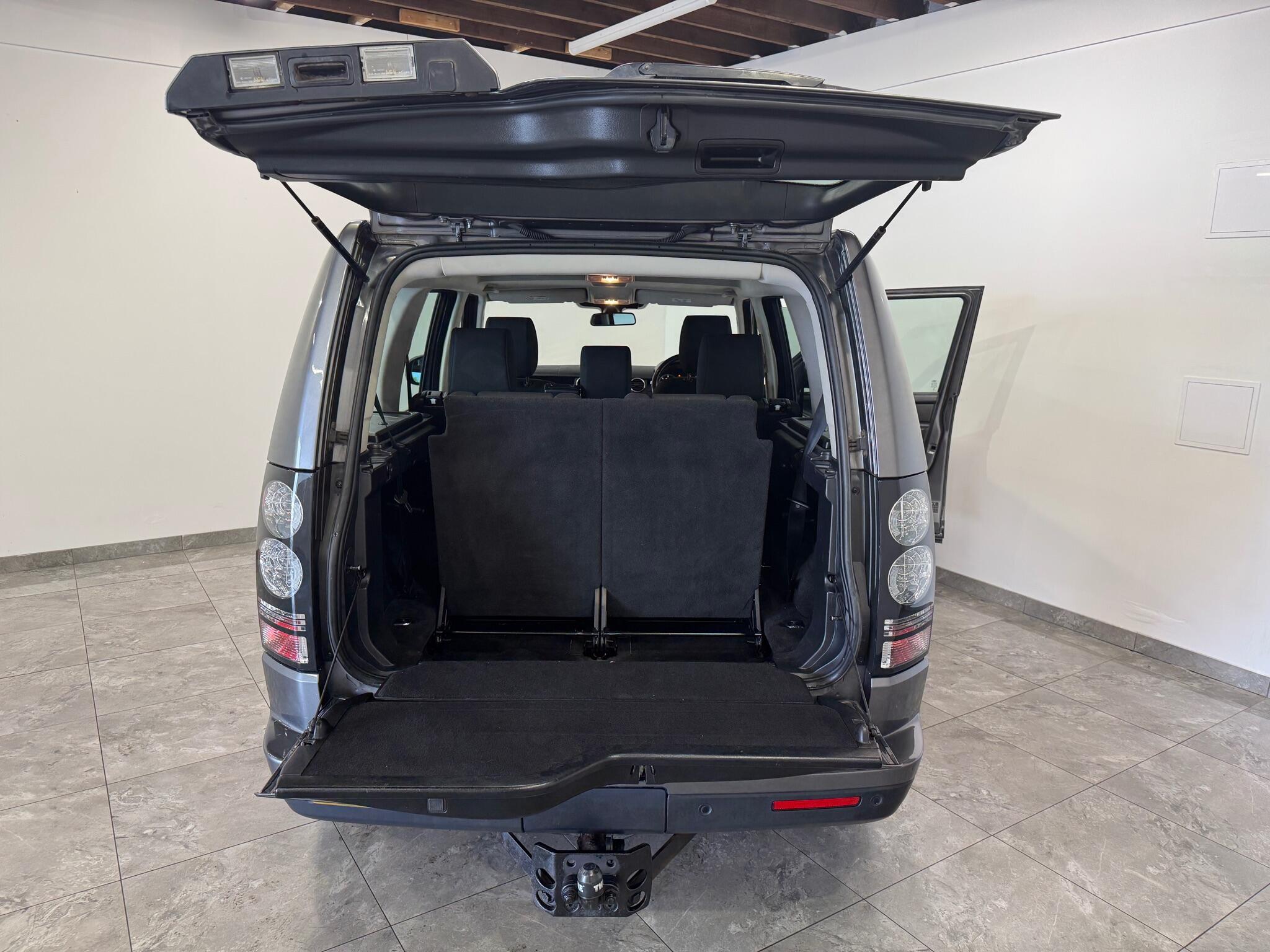 Land Rover Discovery view 15