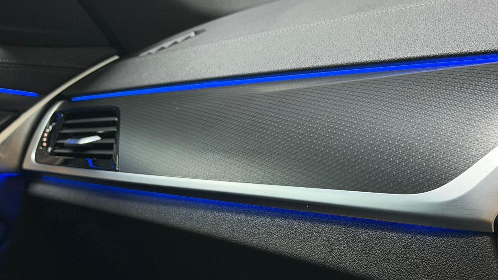 BMW 5 Series view 28