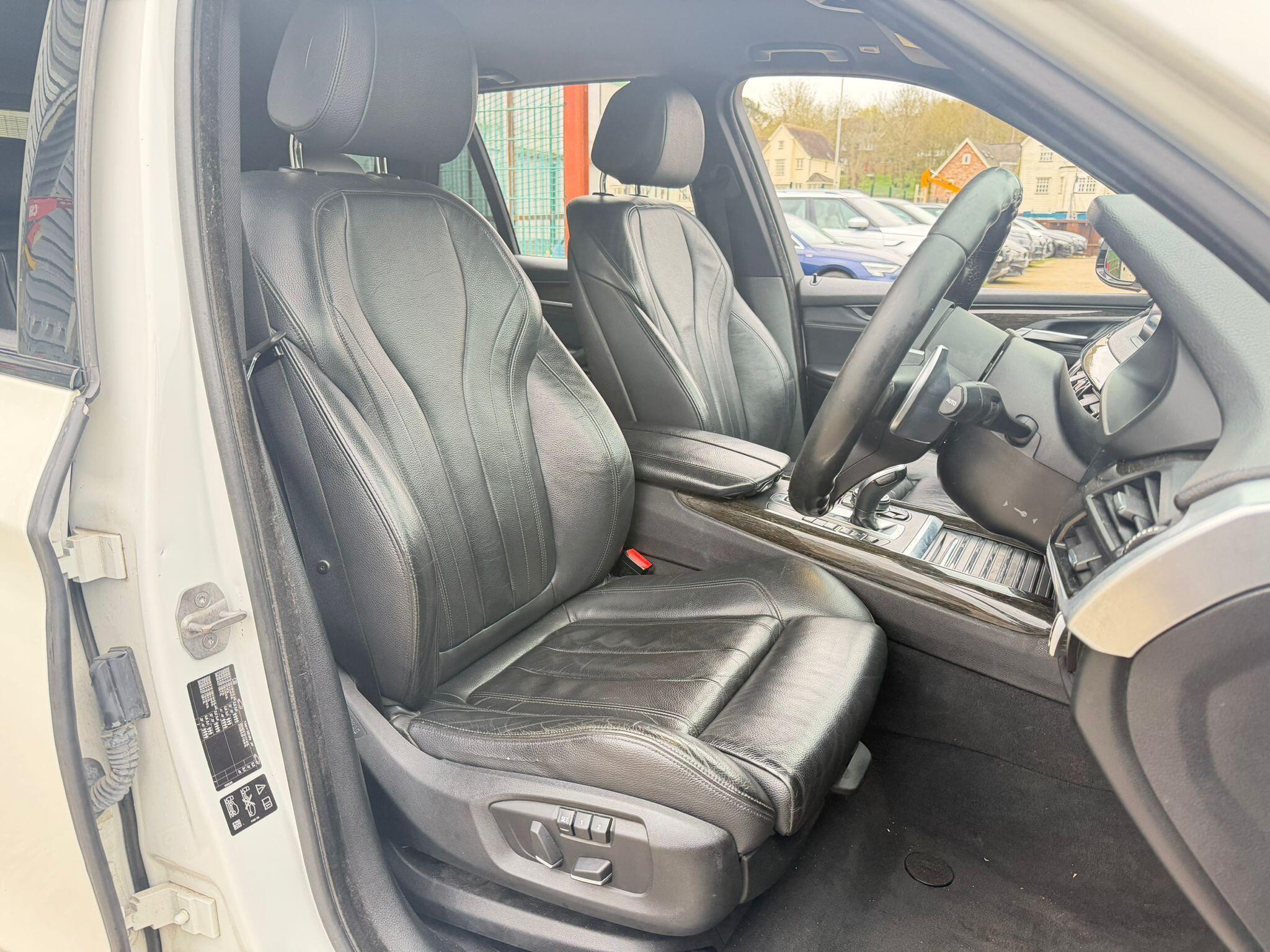 BMW X5 view 16