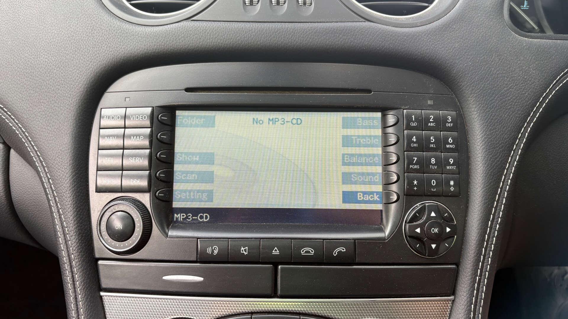 Mercedes-Benz SL view 27