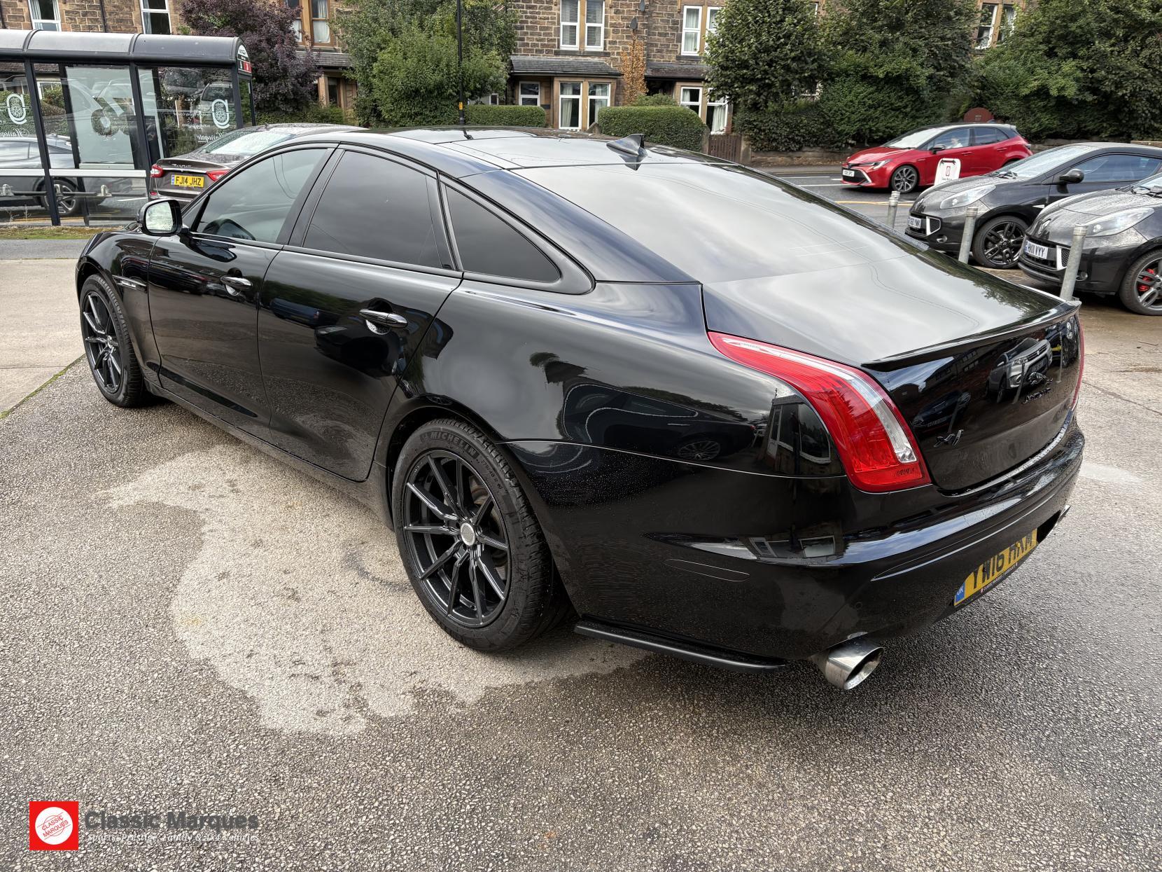 Jaguar XJ view 10