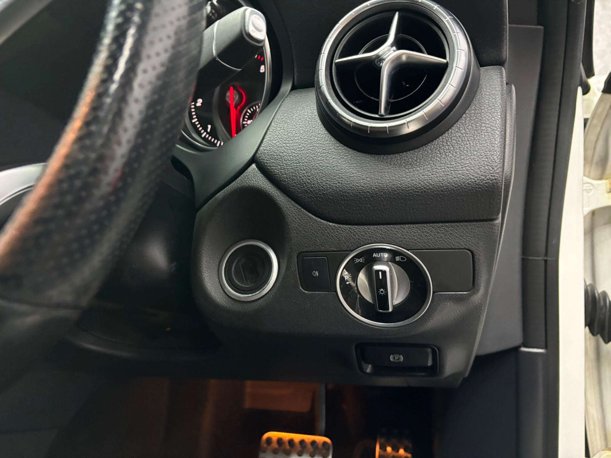 Mercedes-Benz Cla view 25