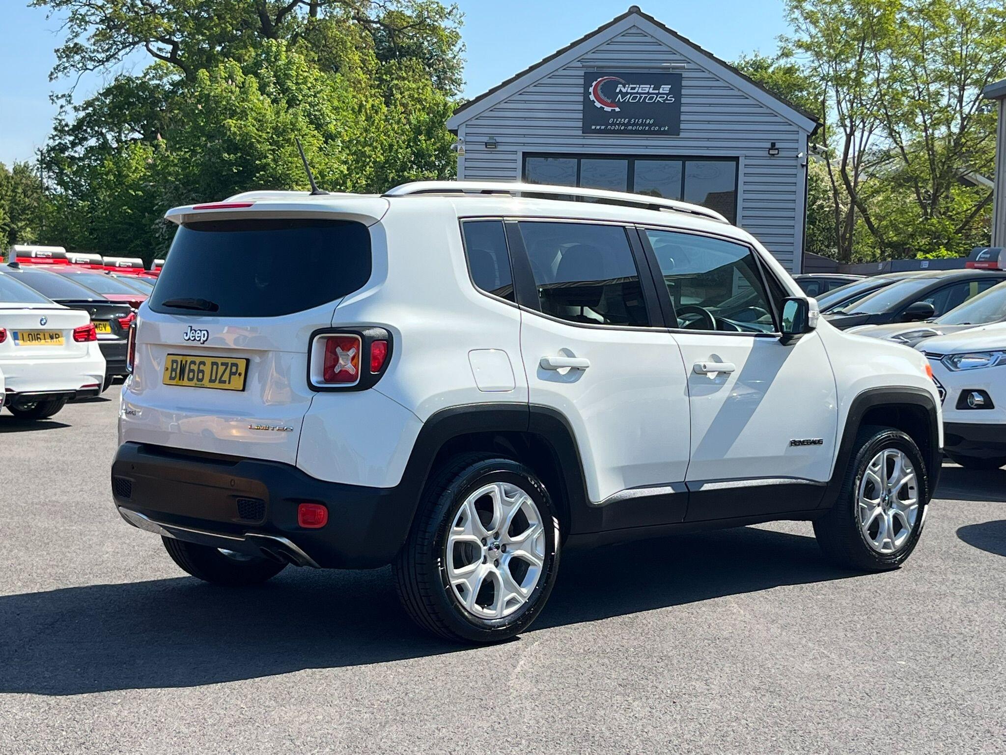Jeep Renegade view 7