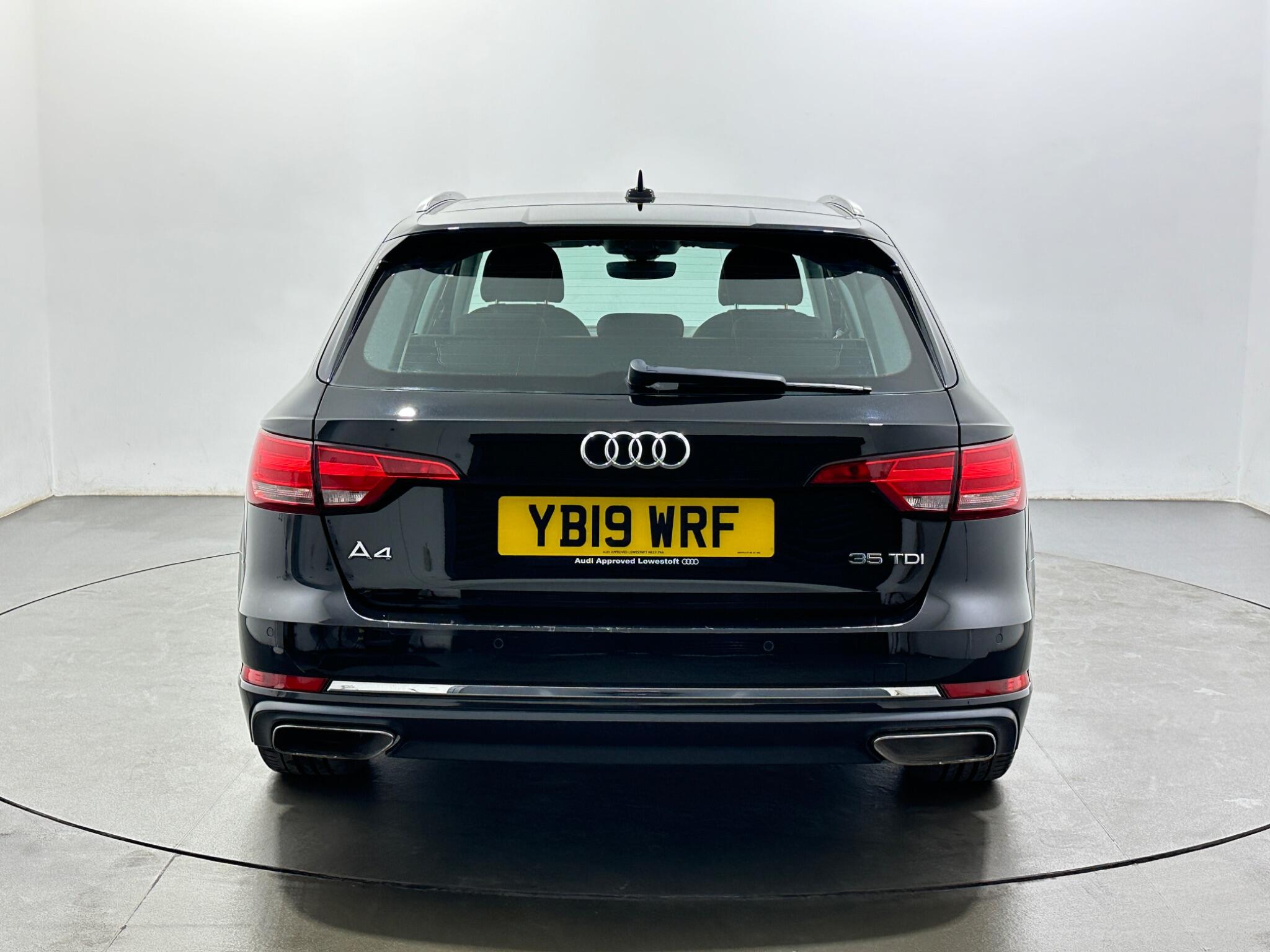 Audi A4 view 7
