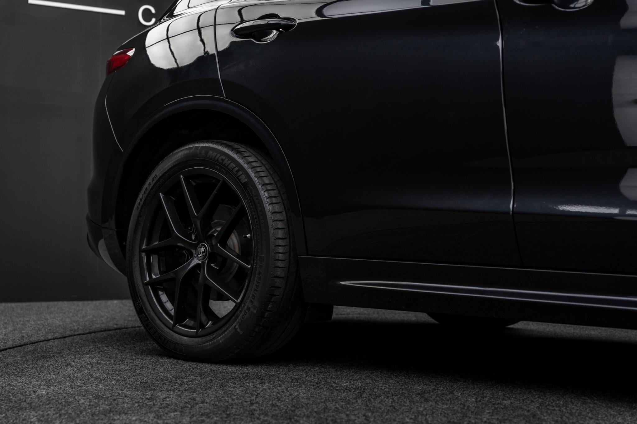 Alfa Romeo Stelvio view 33