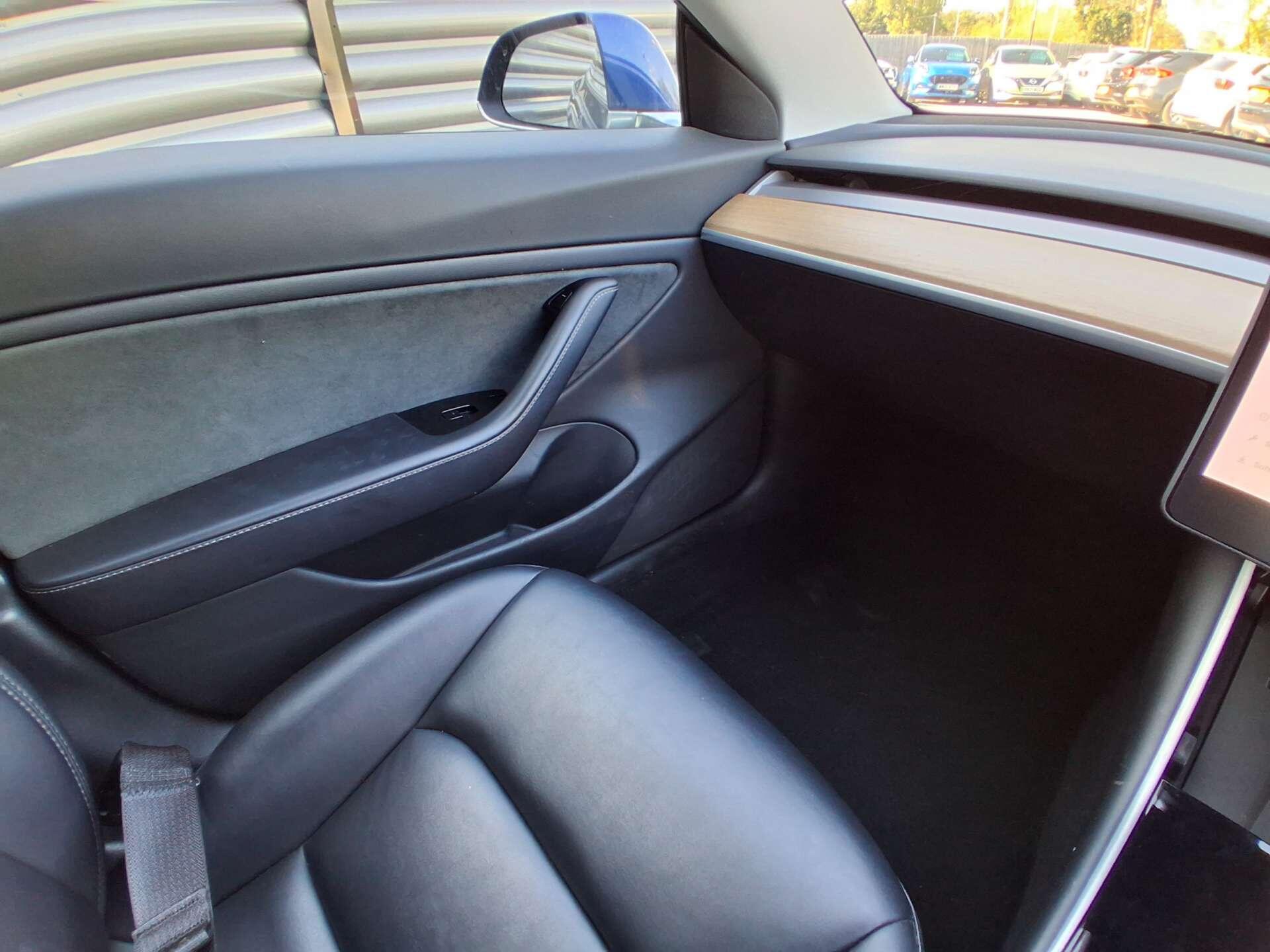Tesla Model 3 view 14