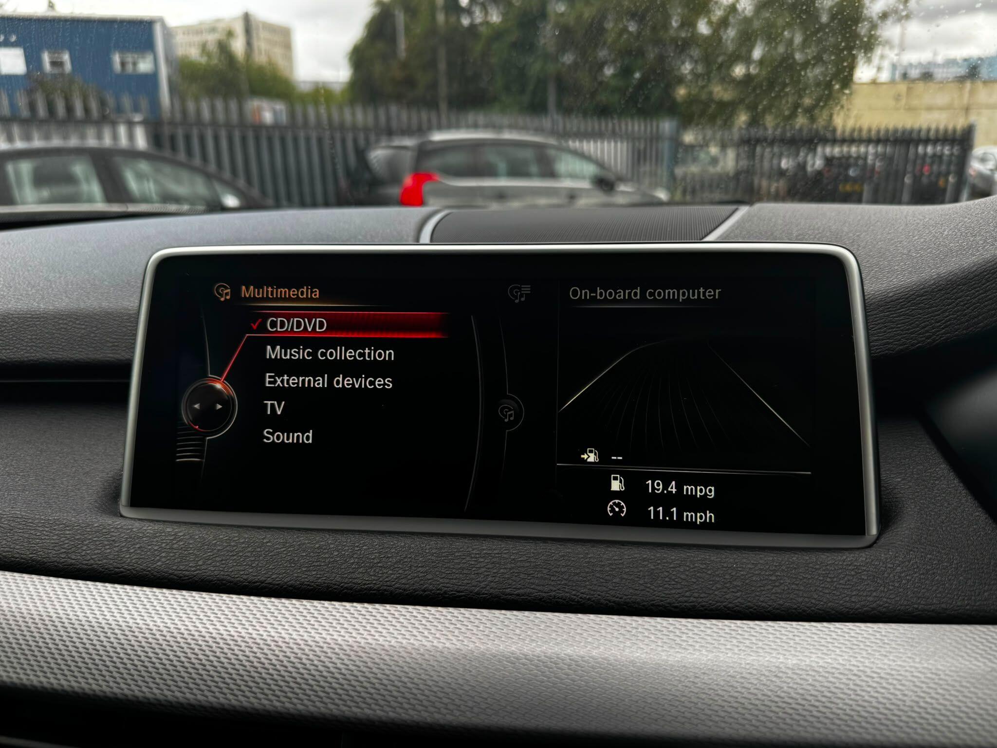 BMW X5 view 40