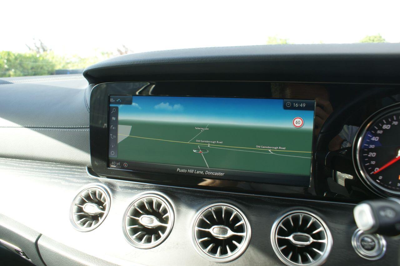 Mercedes-Benz E Class view 44