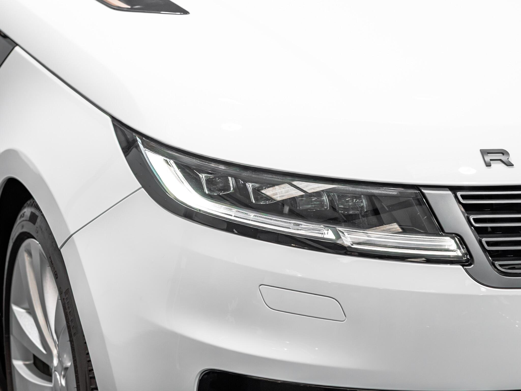 Land Rover Range Rover Sport view 10