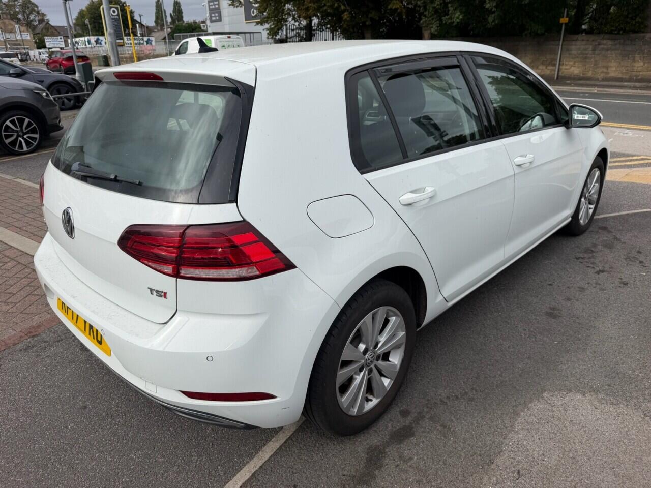 Volkswagen Golf view 8