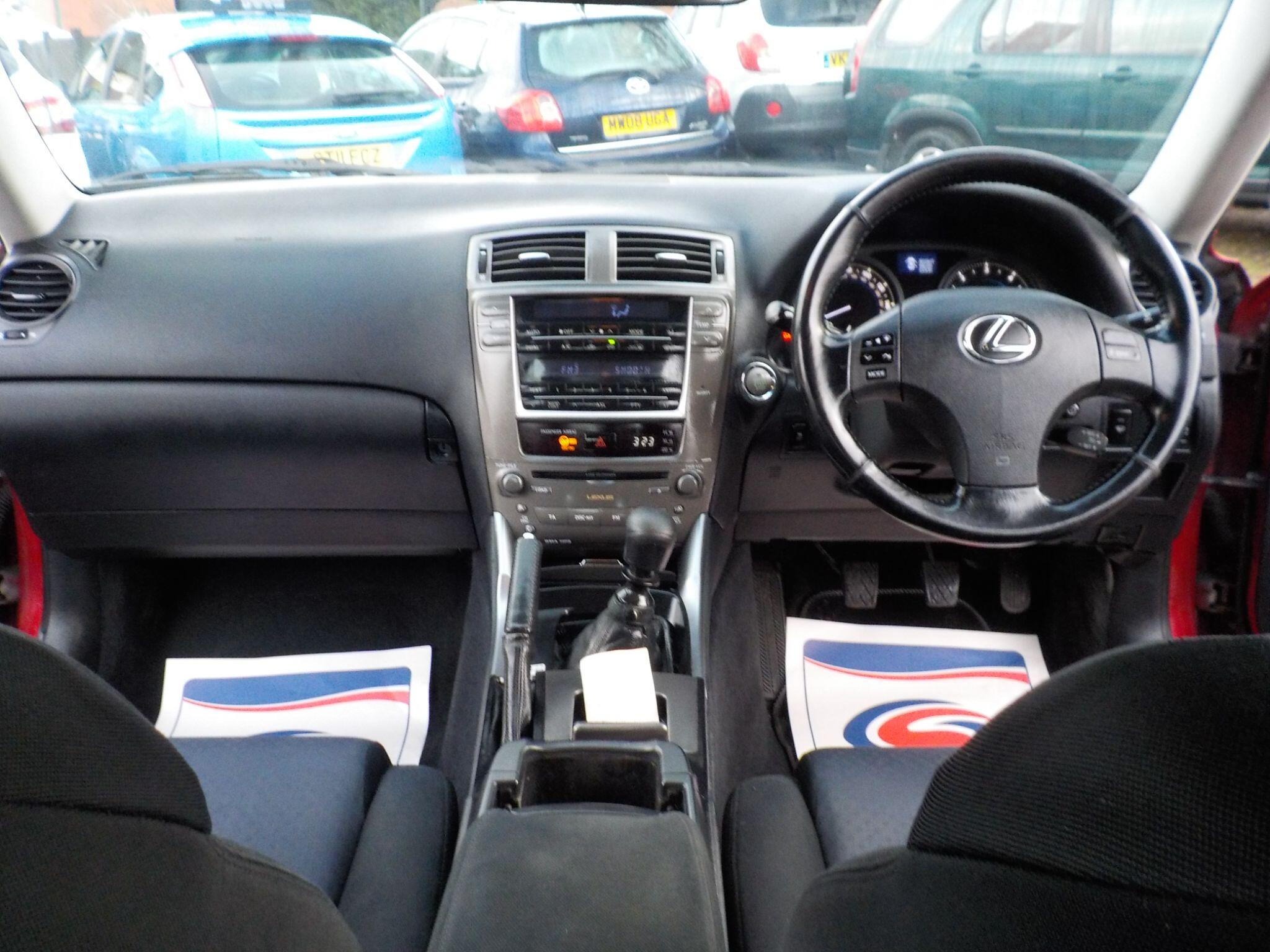 Lexus IS 2.2 220TD 4dr