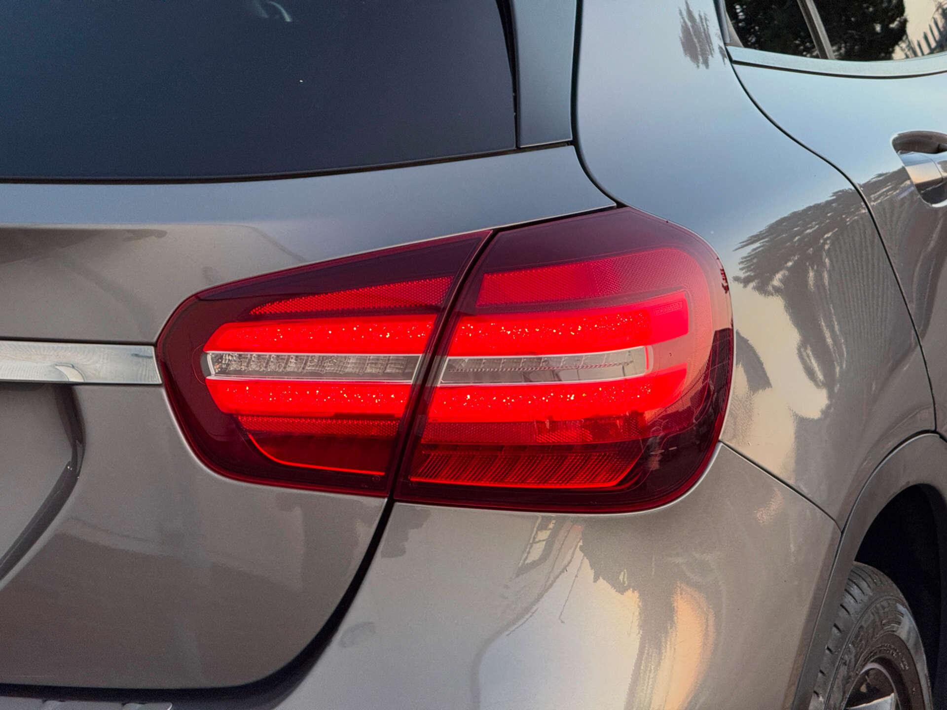 Mercedes-Benz Gla view 10