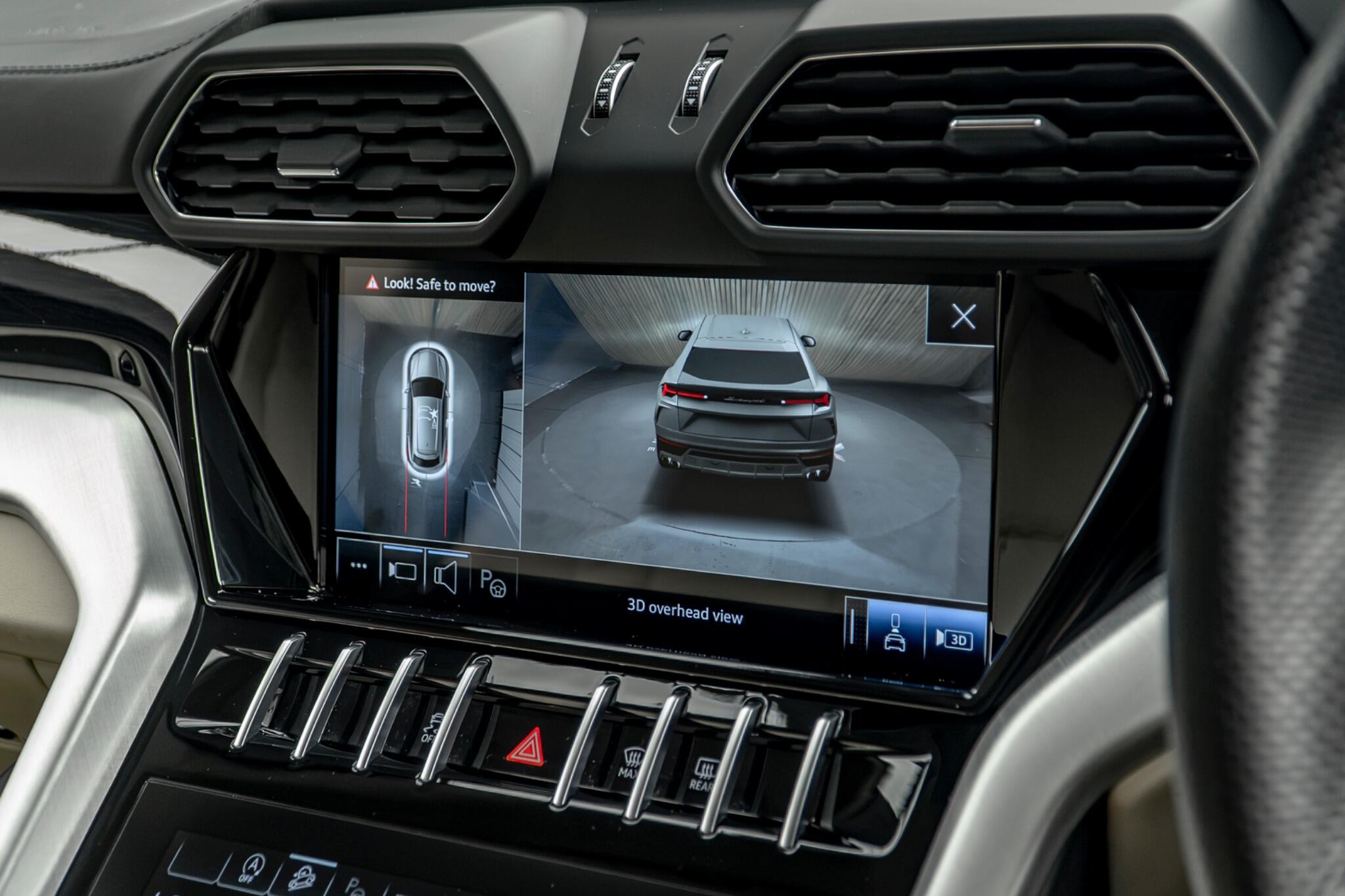Lamborghini Urus view 28