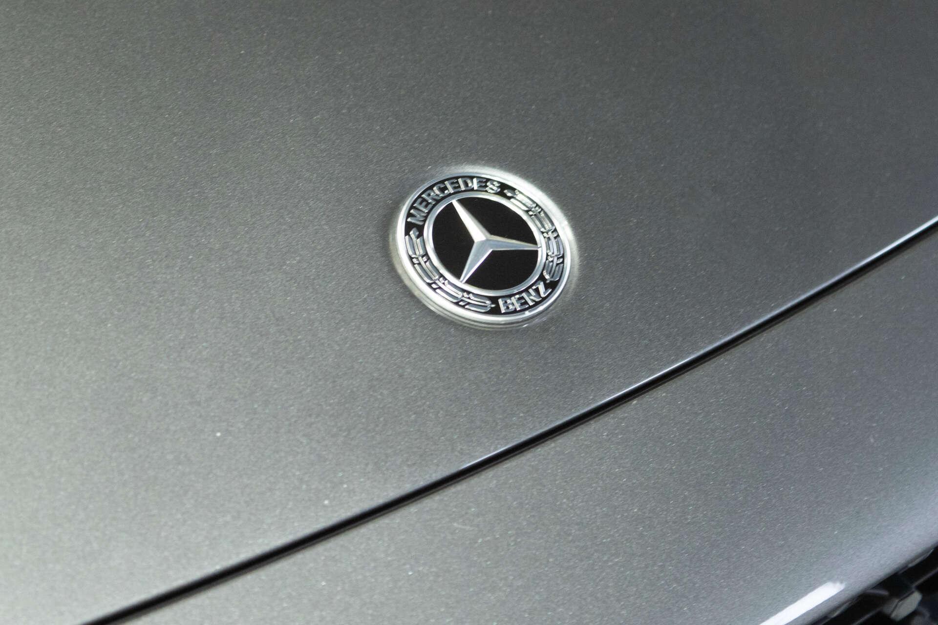 Mercedes-Benz GLB view 10