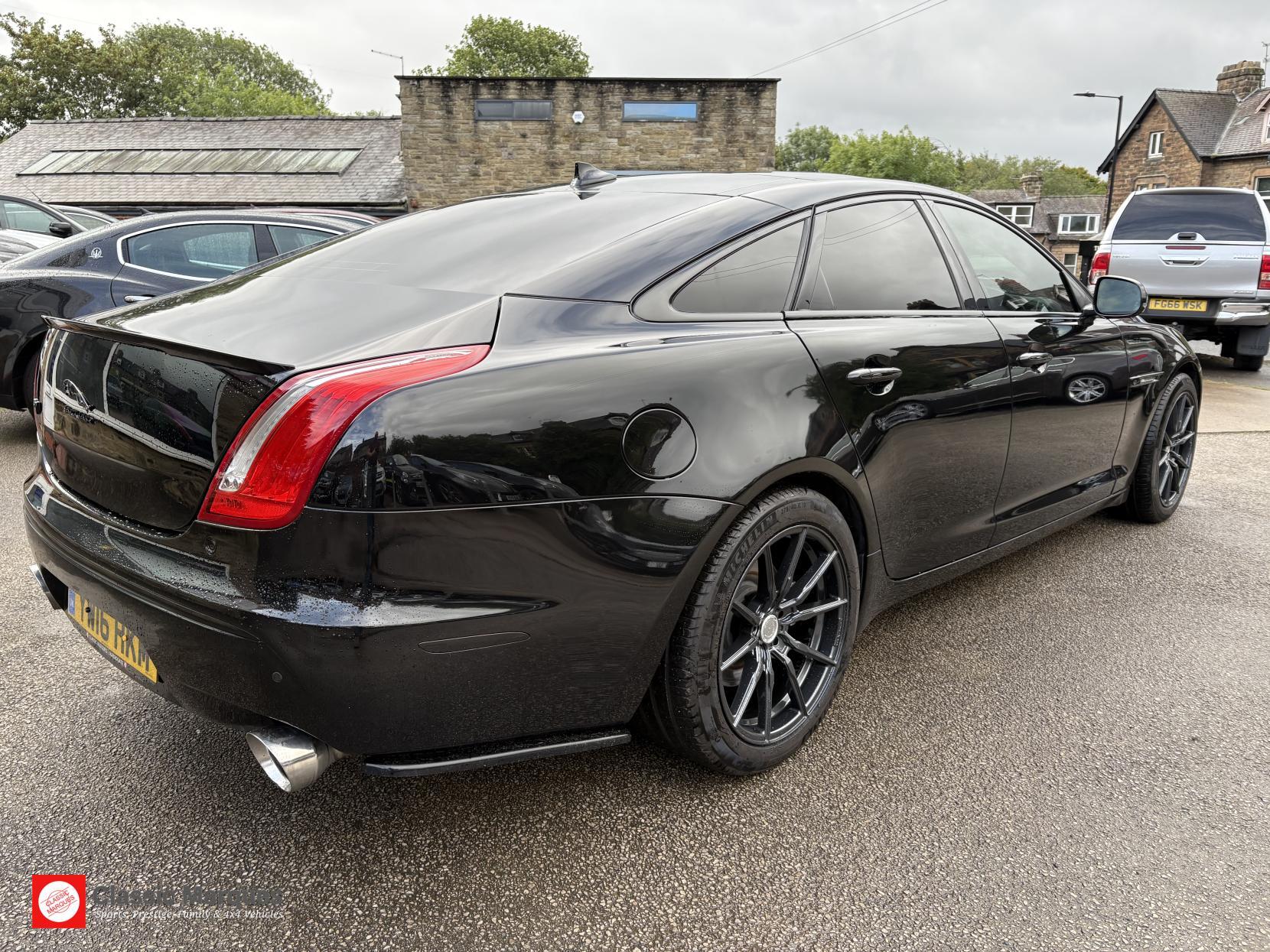 Jaguar XJ view 8
