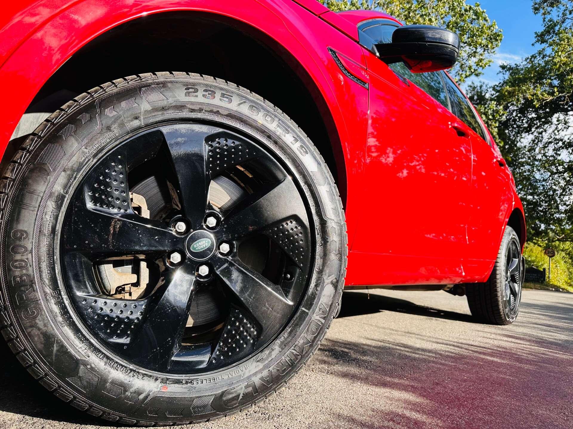 Land Rover Discovery Sport view 29