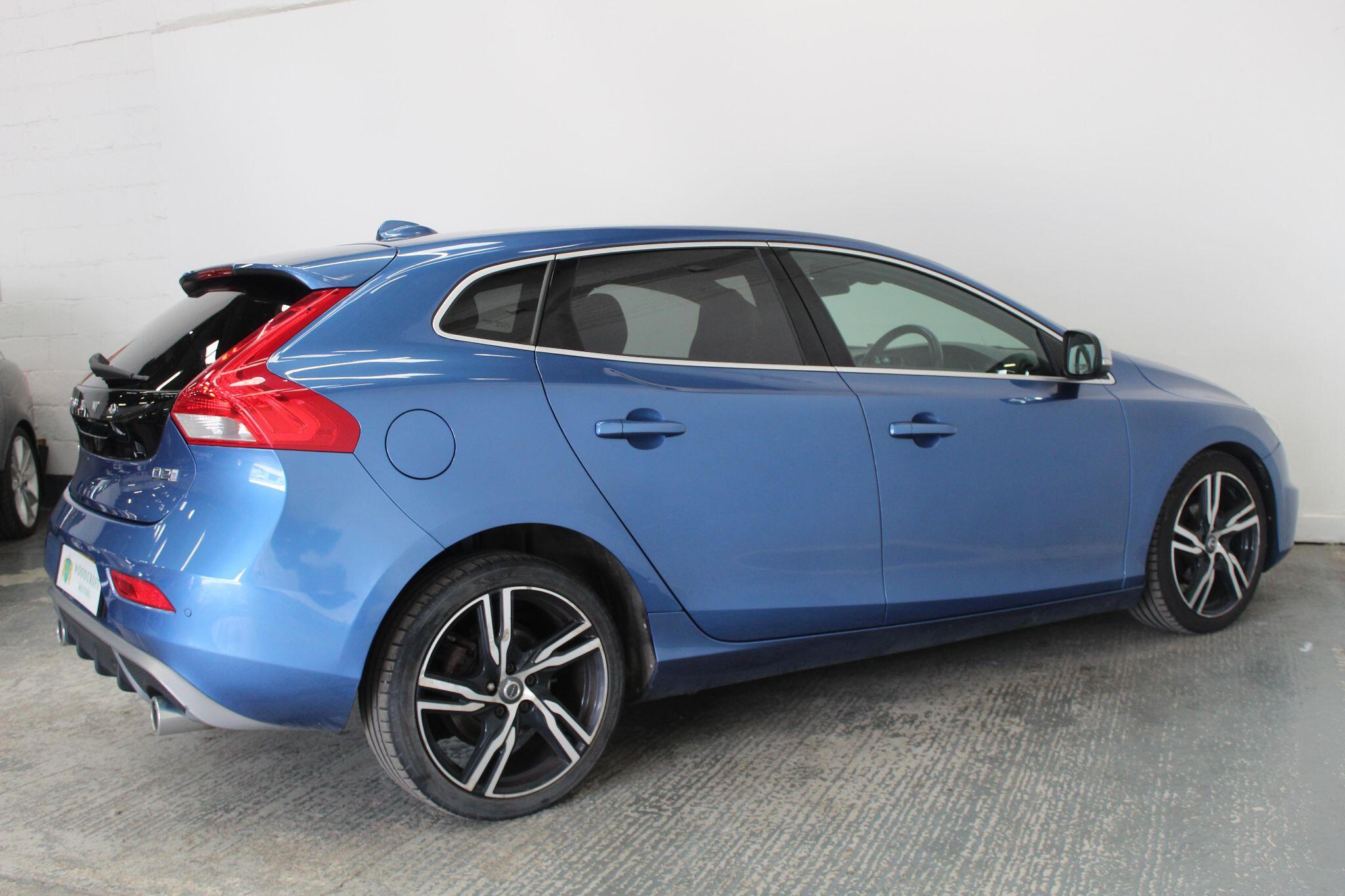 Volvo V40 view 11