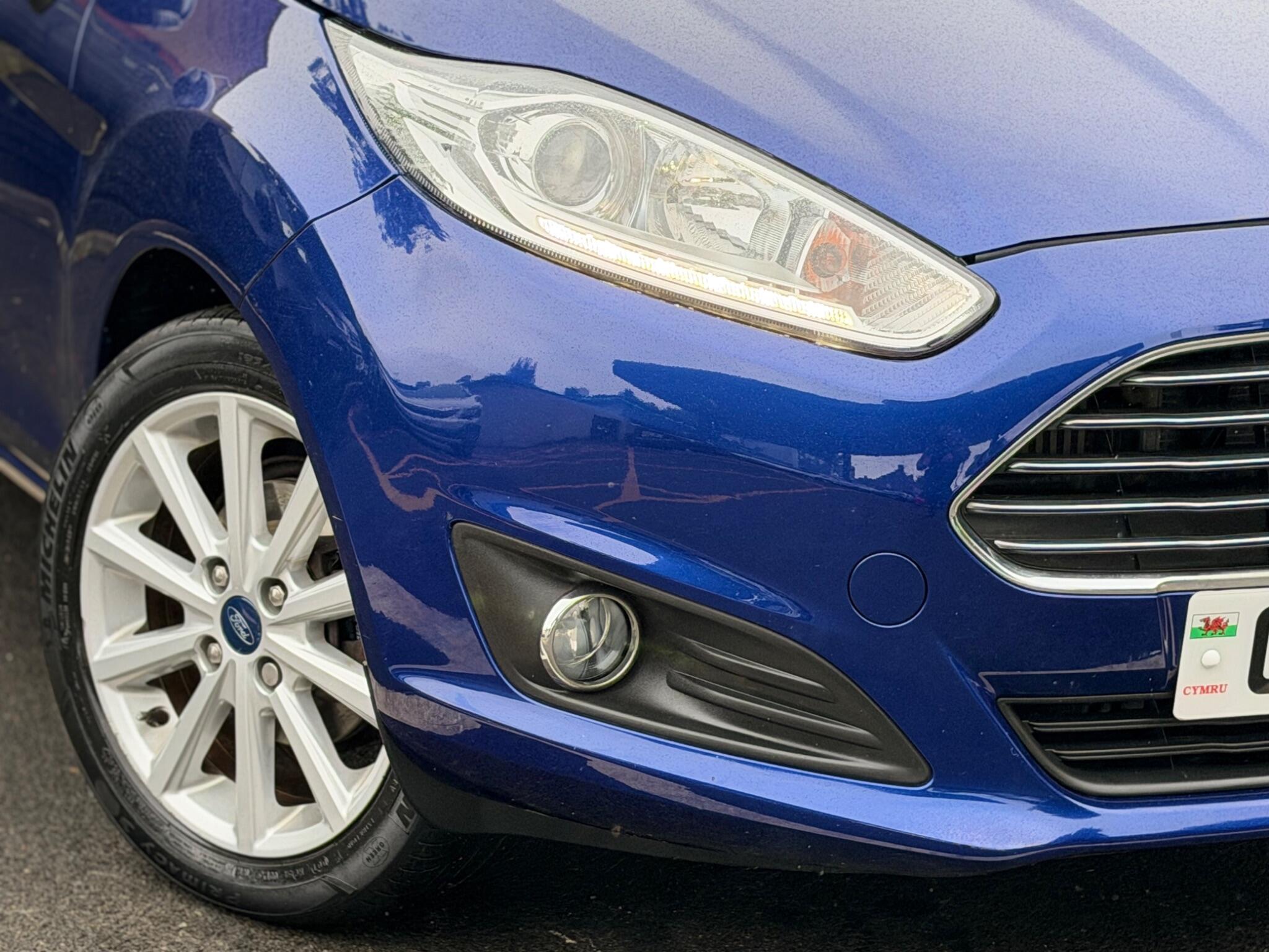 Ford Fiesta view 56
