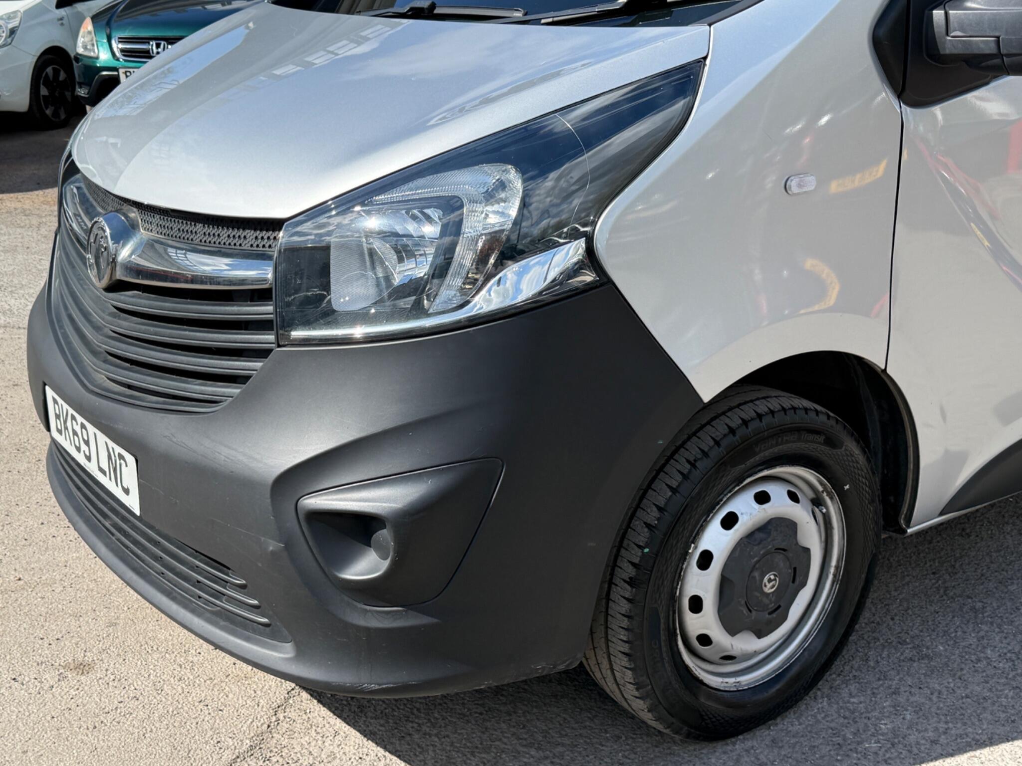 Vauxhall Vivaro - Image 24