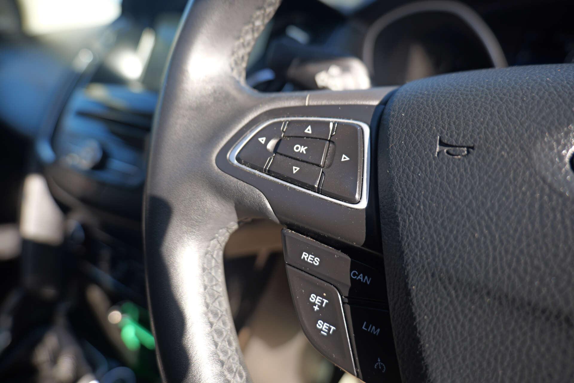 Ford Focus view 23