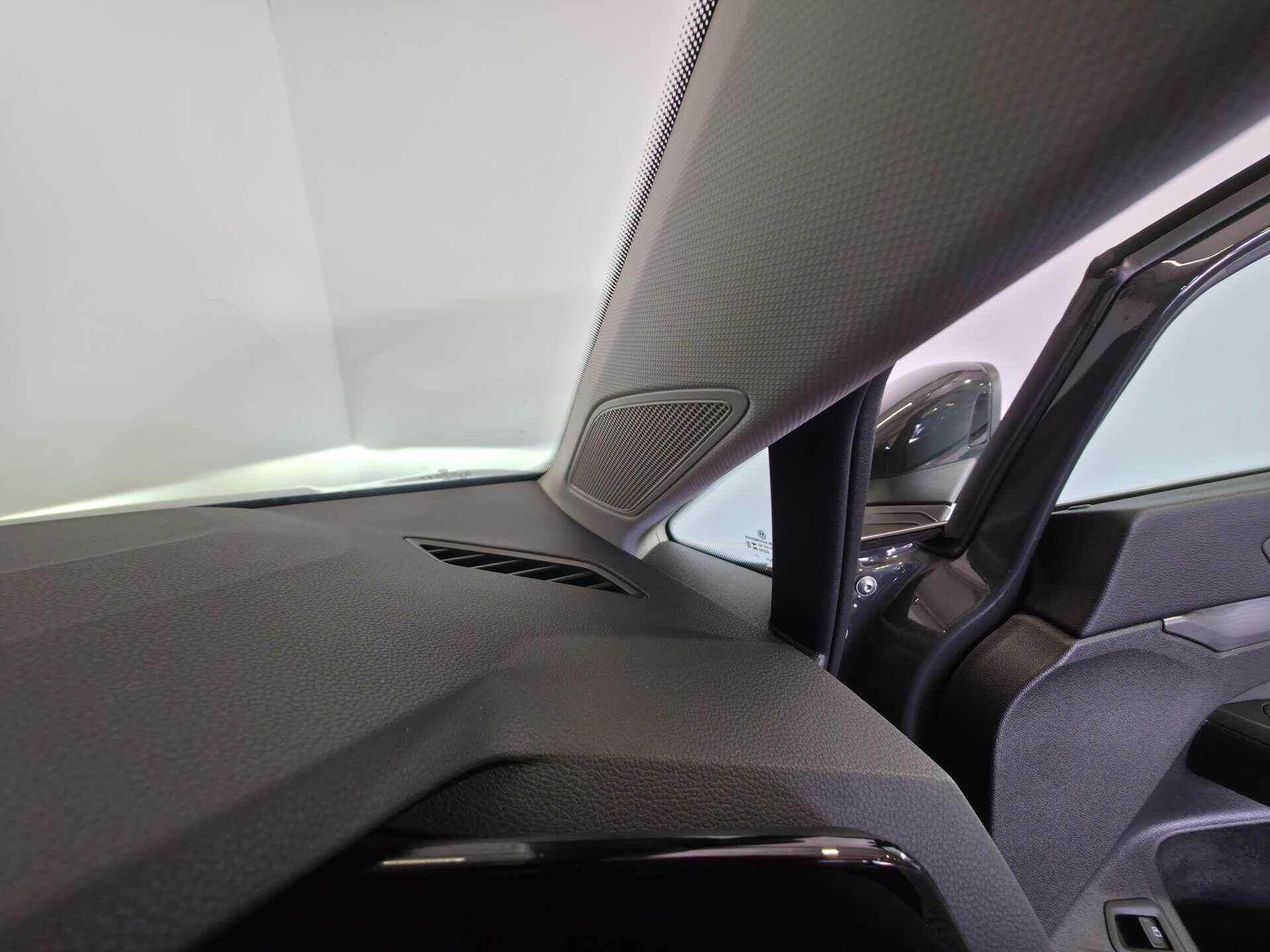 Volkswagen Golf view 31