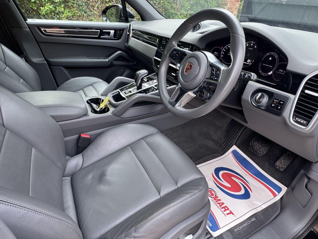 Porsche Cayenne view 59
