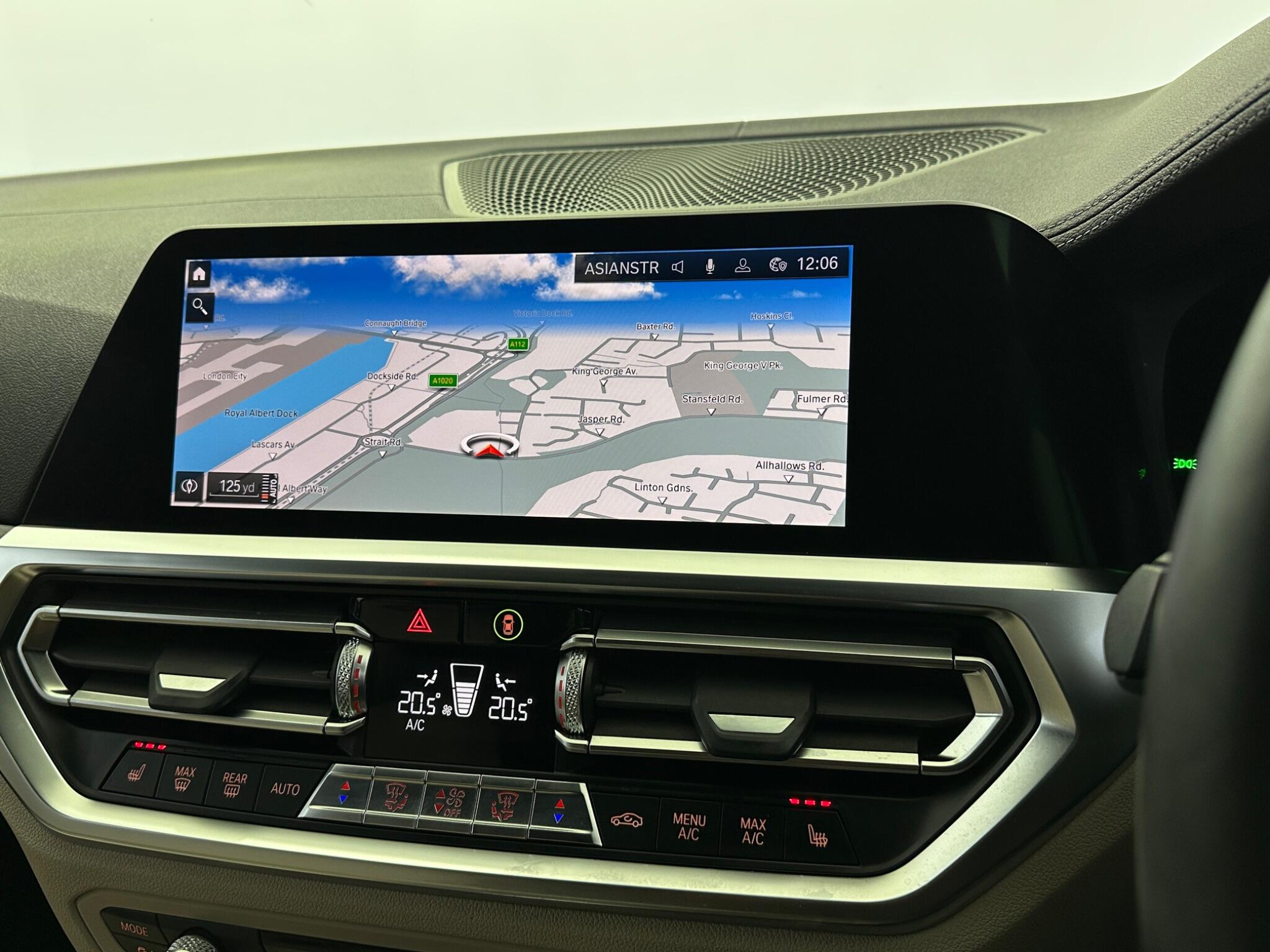 BMW 3 Series view 24