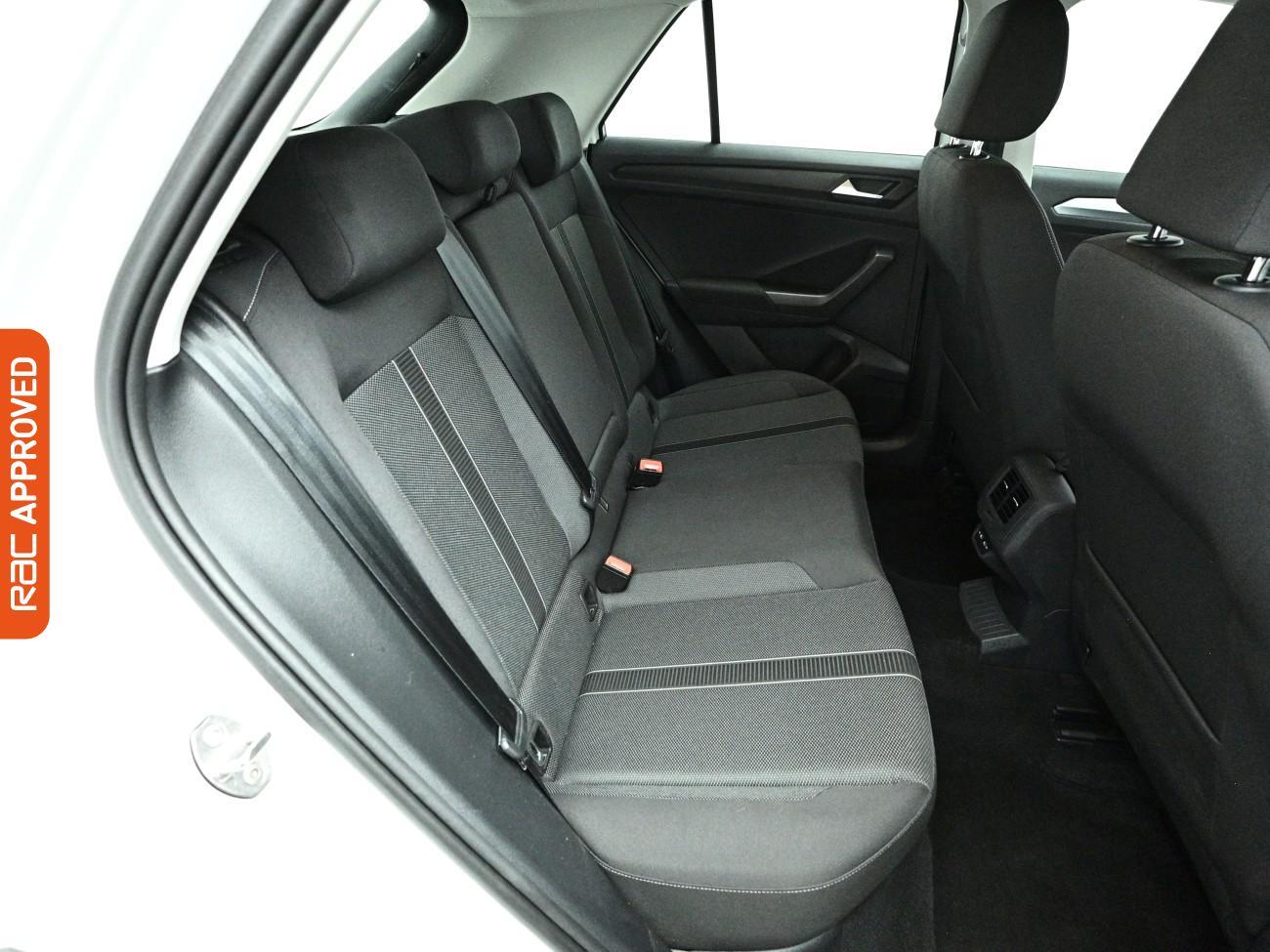 Volkswagen T-Roc view 13