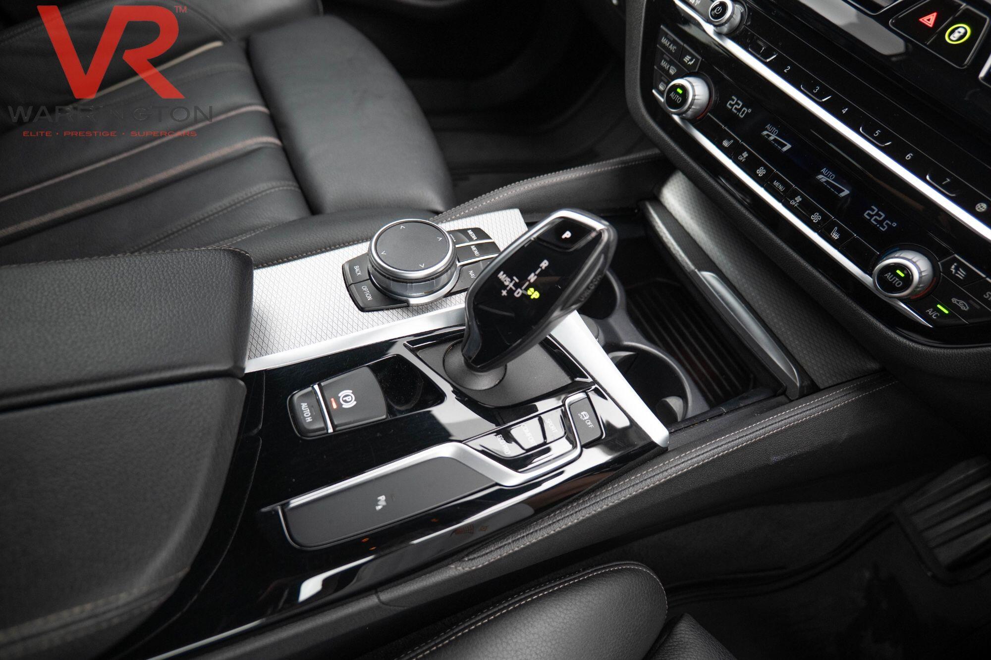 BMW 5 Series view 26