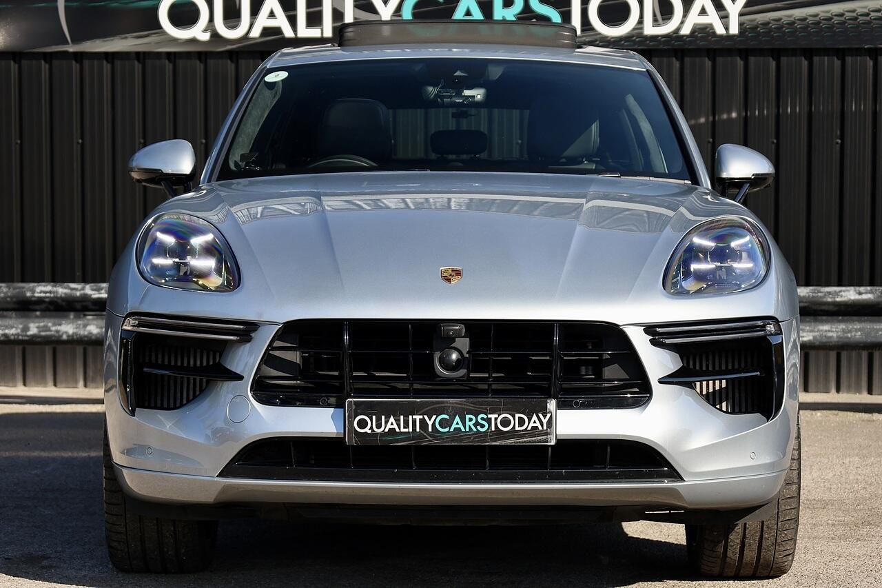 Porsche Macan view 4