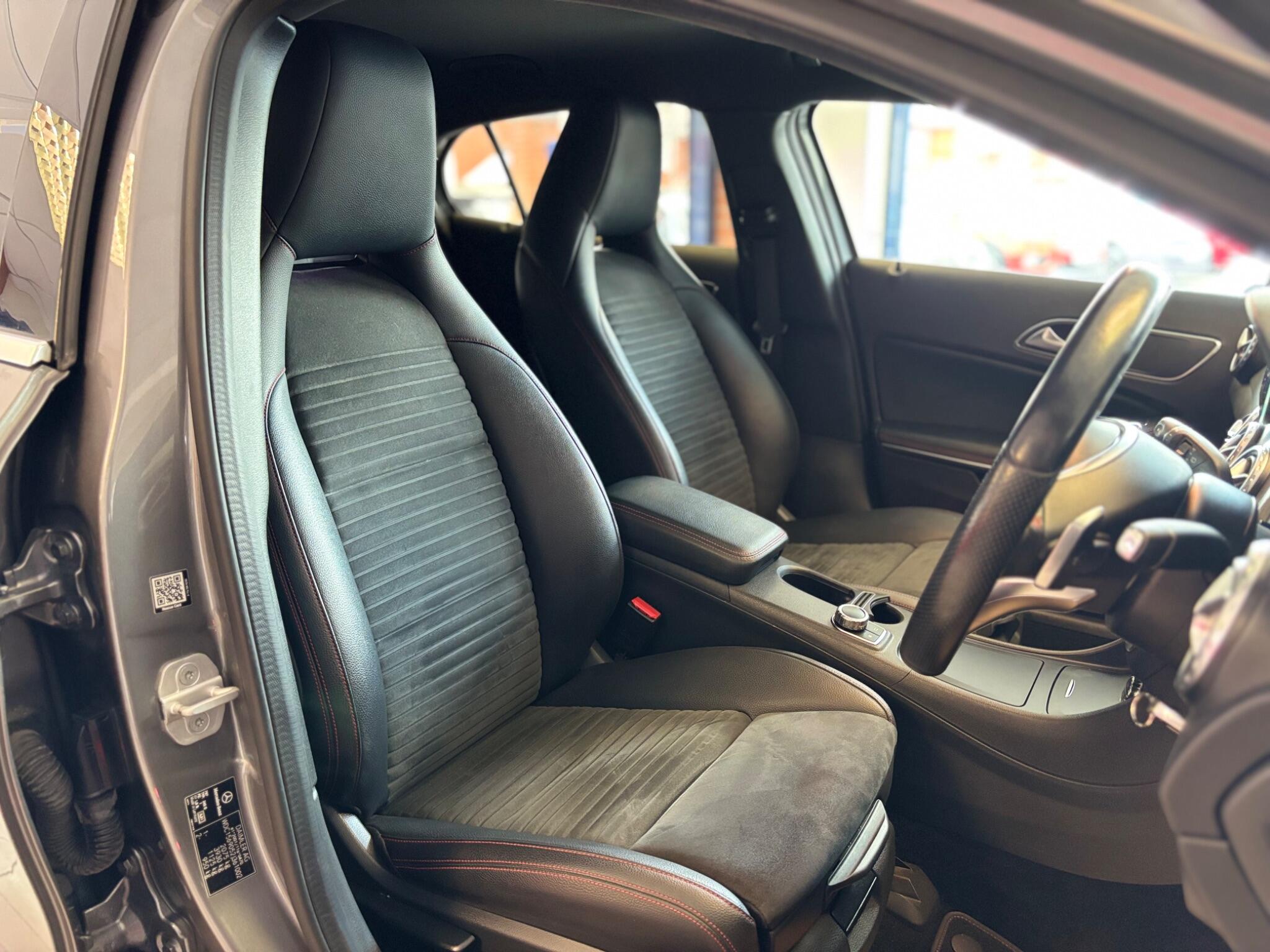 Mercedes-Benz Gla view 13