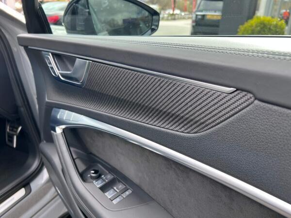Audi RS6 Avant view 46