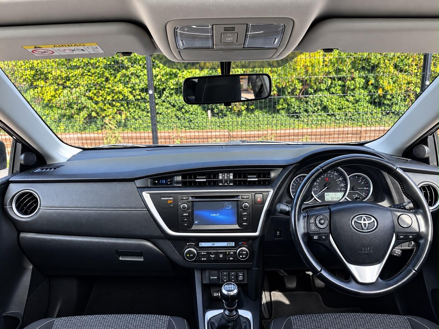 Toyota Auris view 9