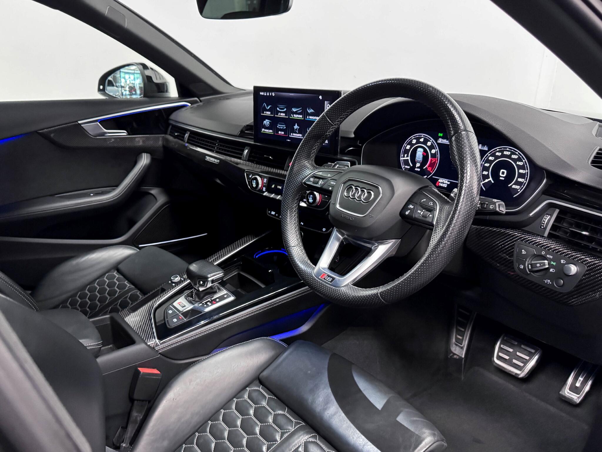 Audi RS4 Avant view 37