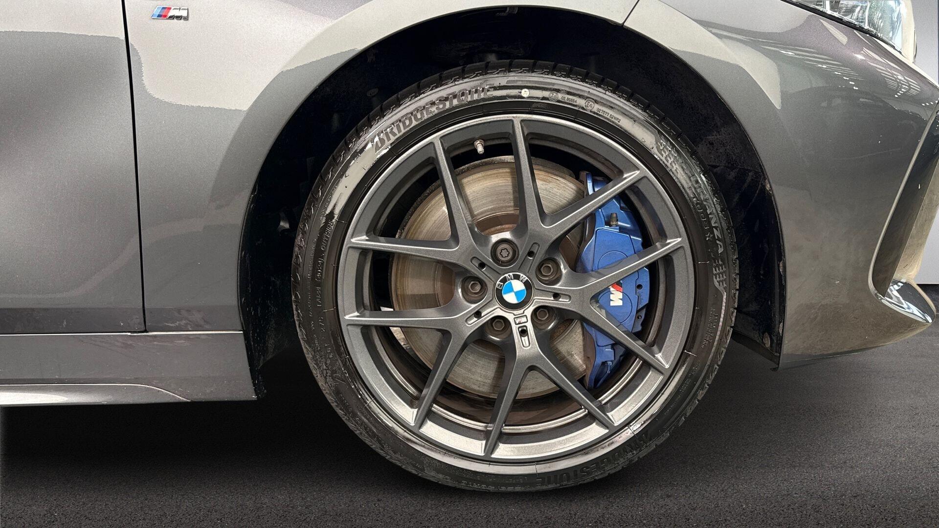 BMW 1 Series view 14