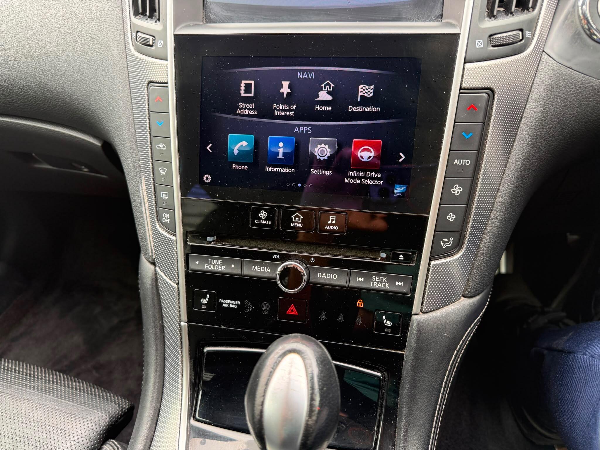 Infiniti Q50 view 13