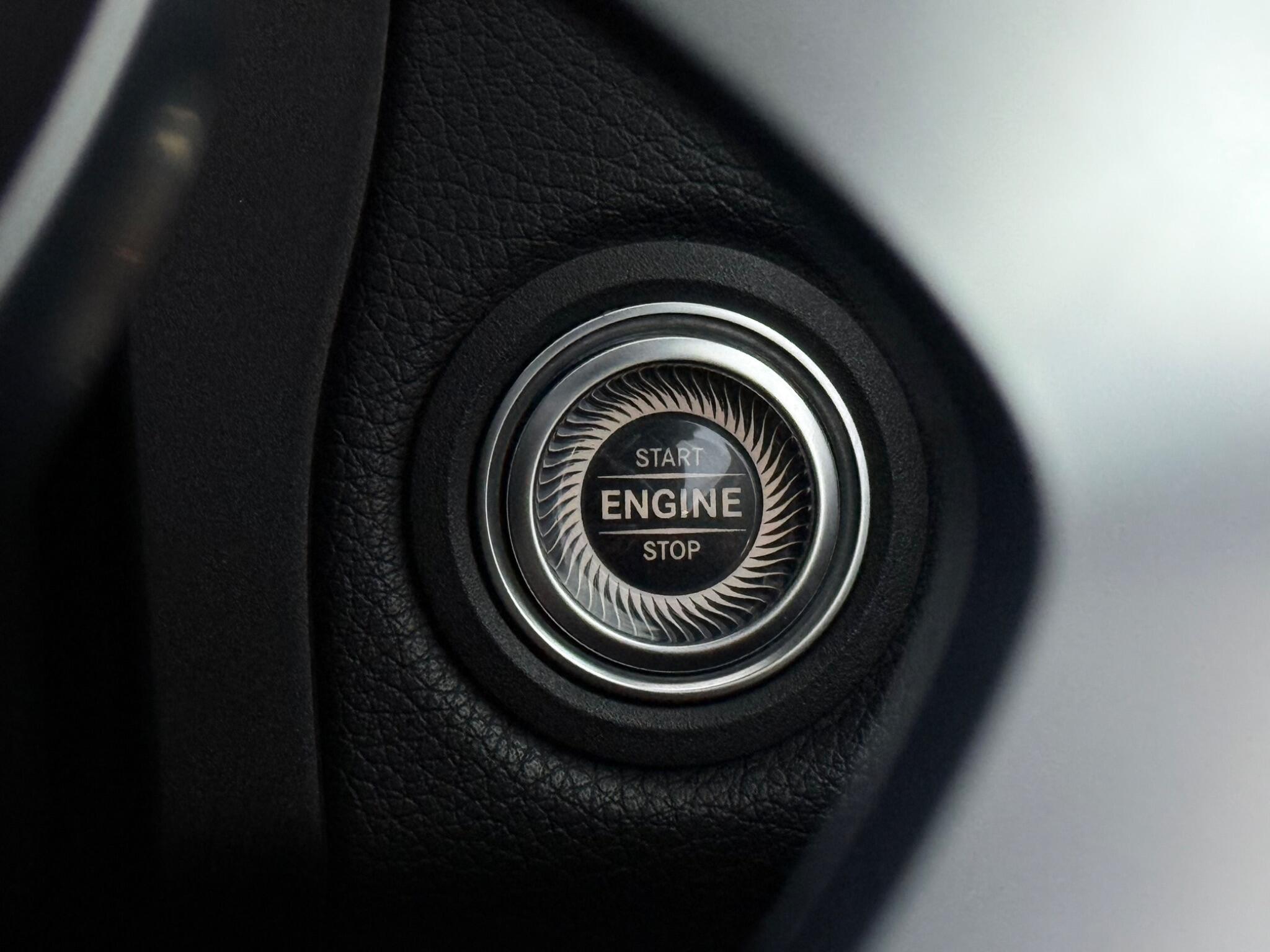 Mercedes-Benz C-Class view 19