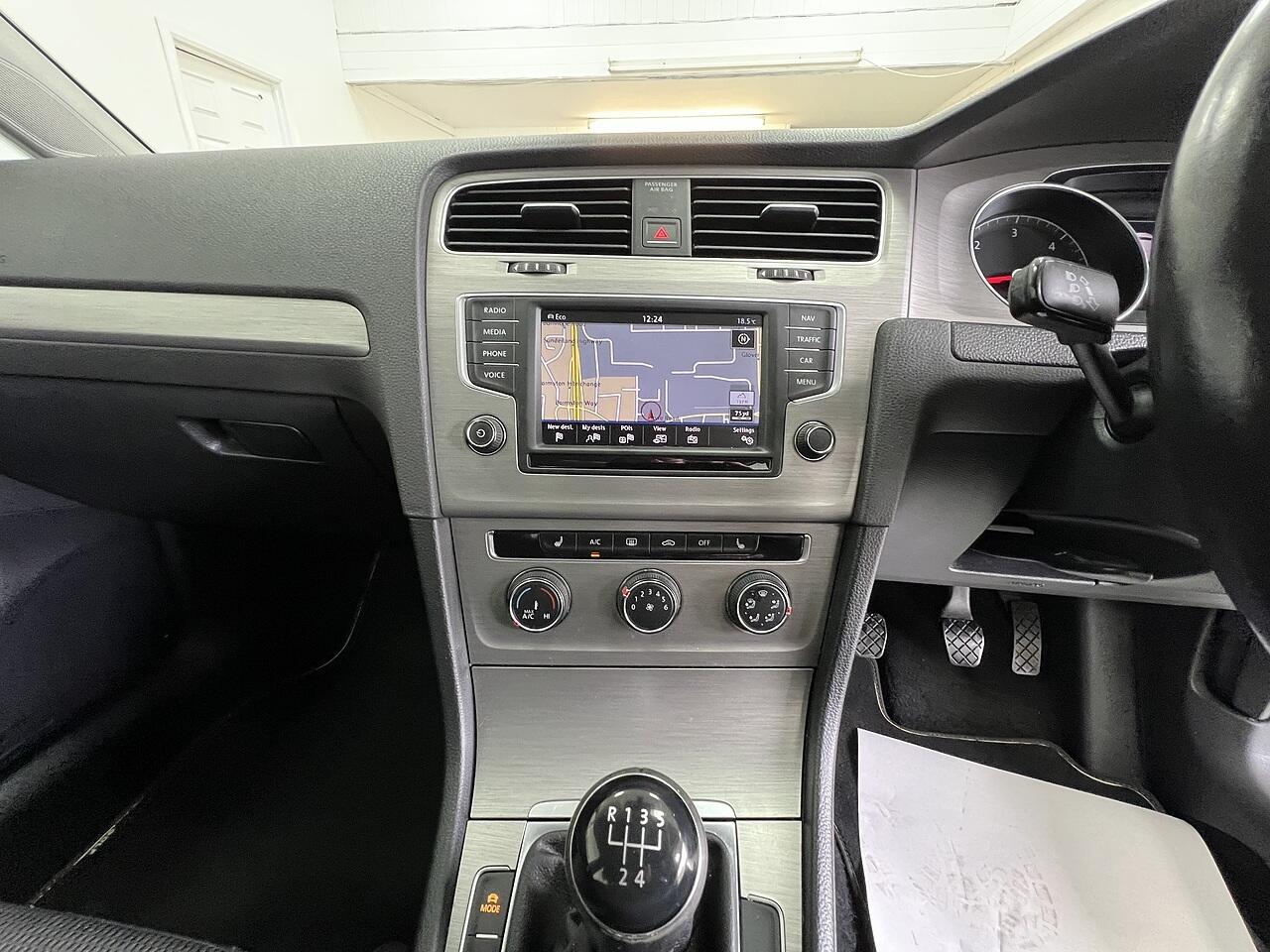 Volkswagen Golf view 13