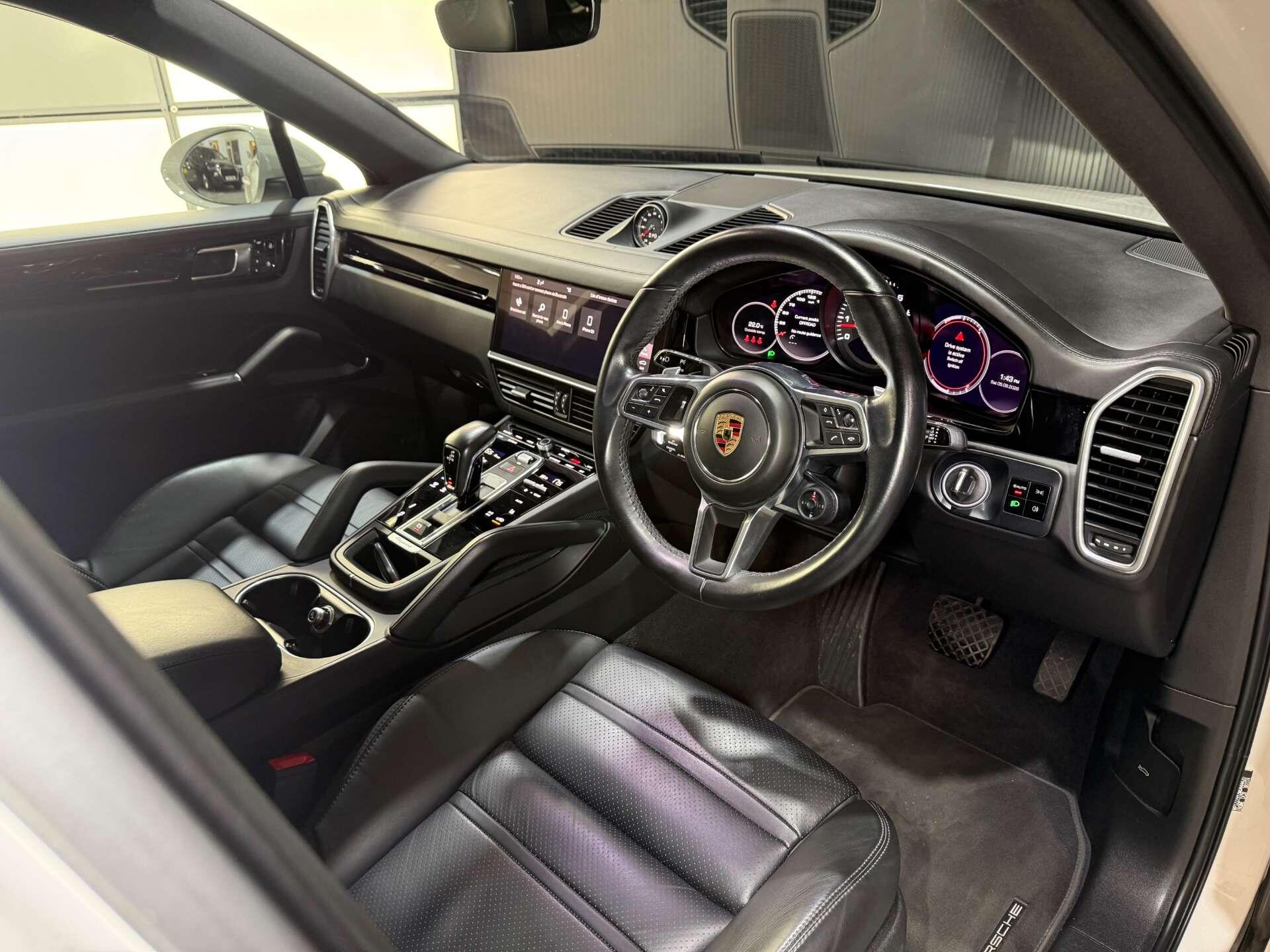 Porsche Cayenne view 37