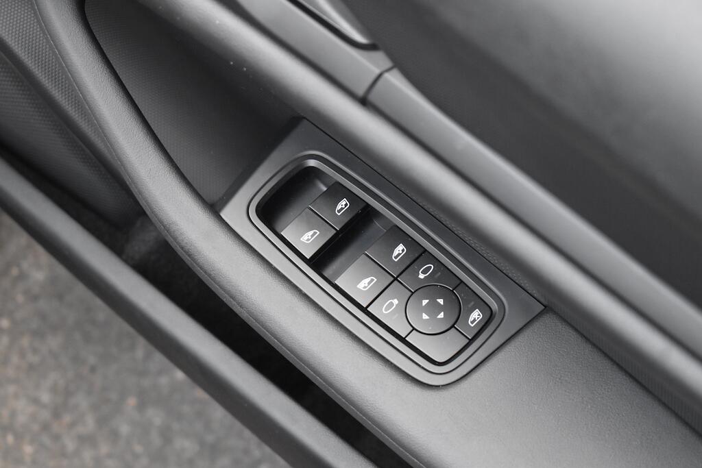 Porsche Taycan view 51