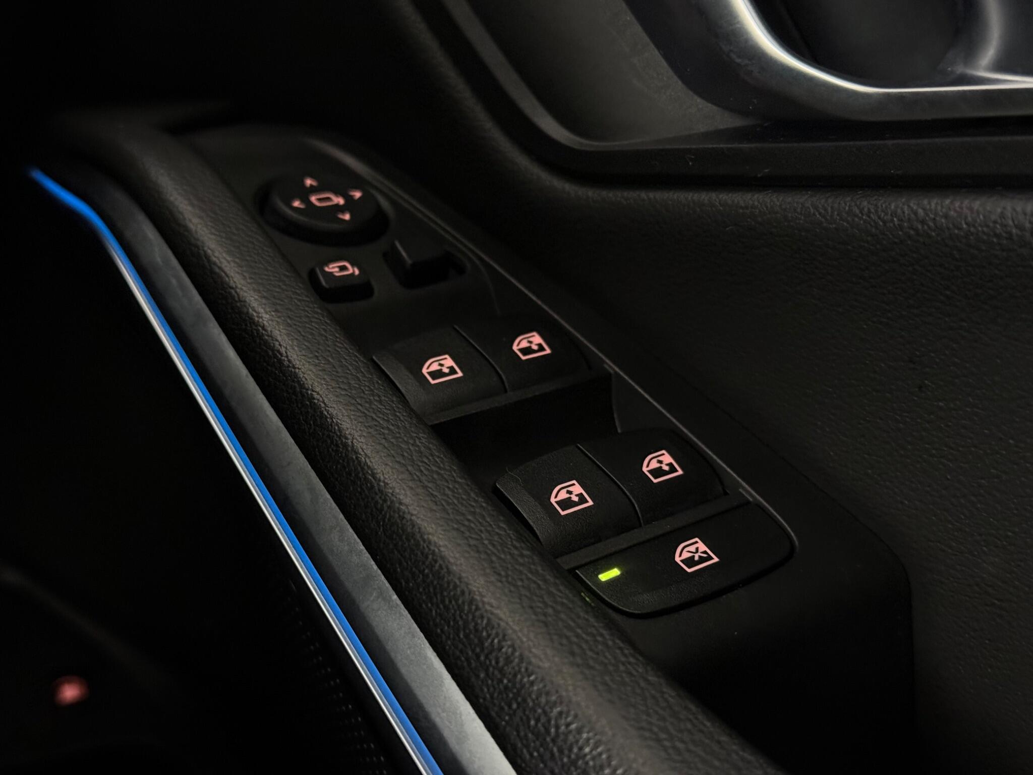 BMW 3 Series view 16