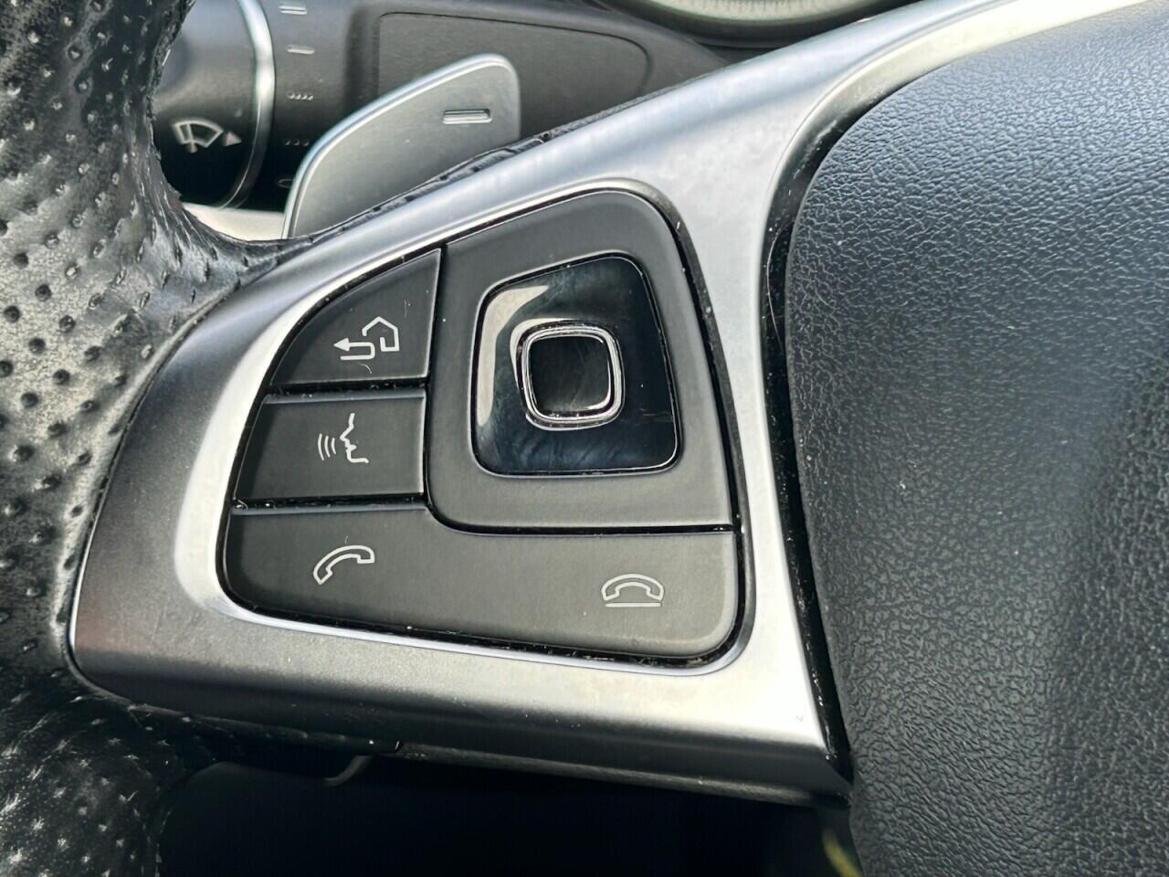 Mercedes-Benz E-Class view 31