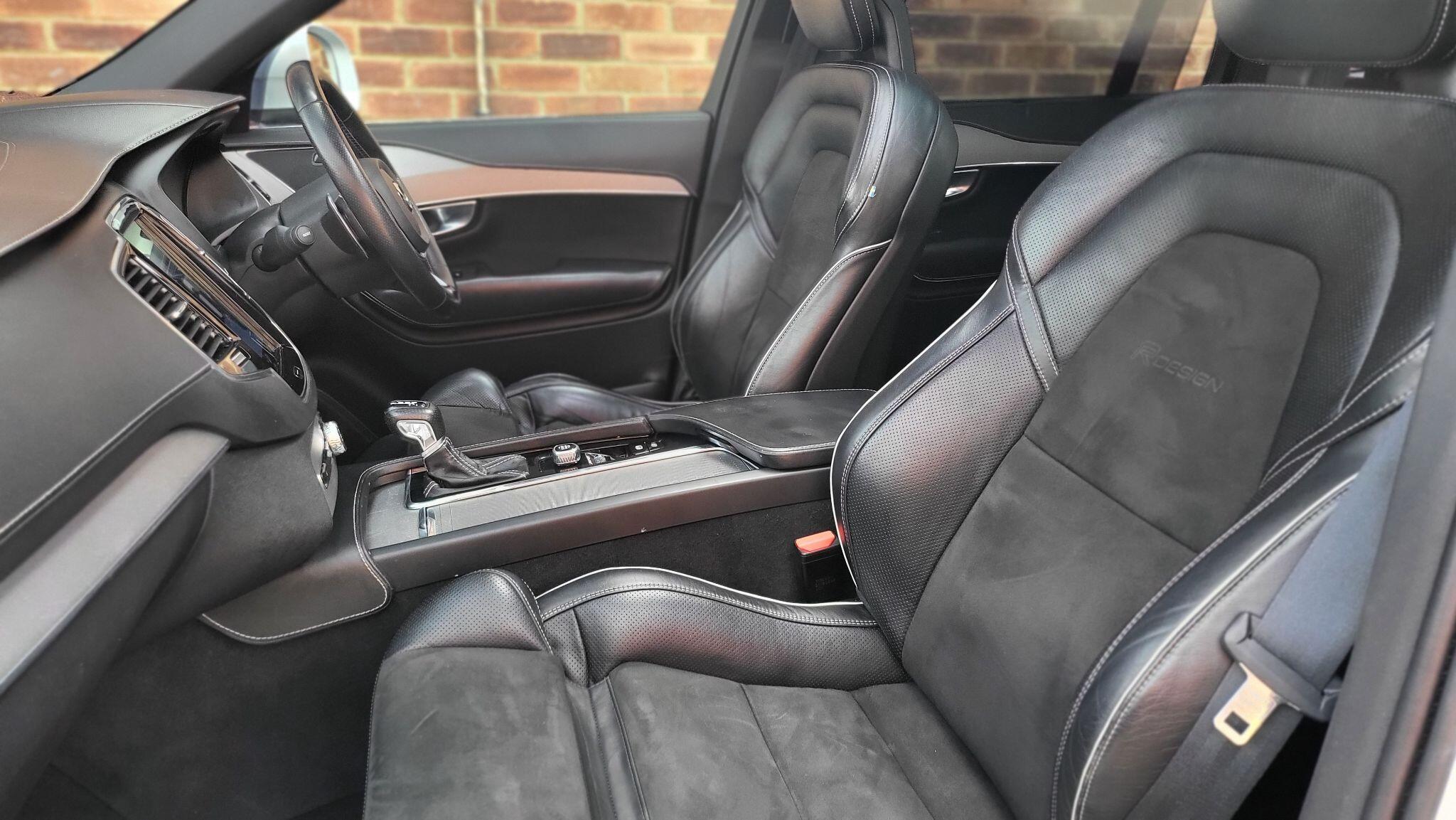 Volvo XC90 view 36