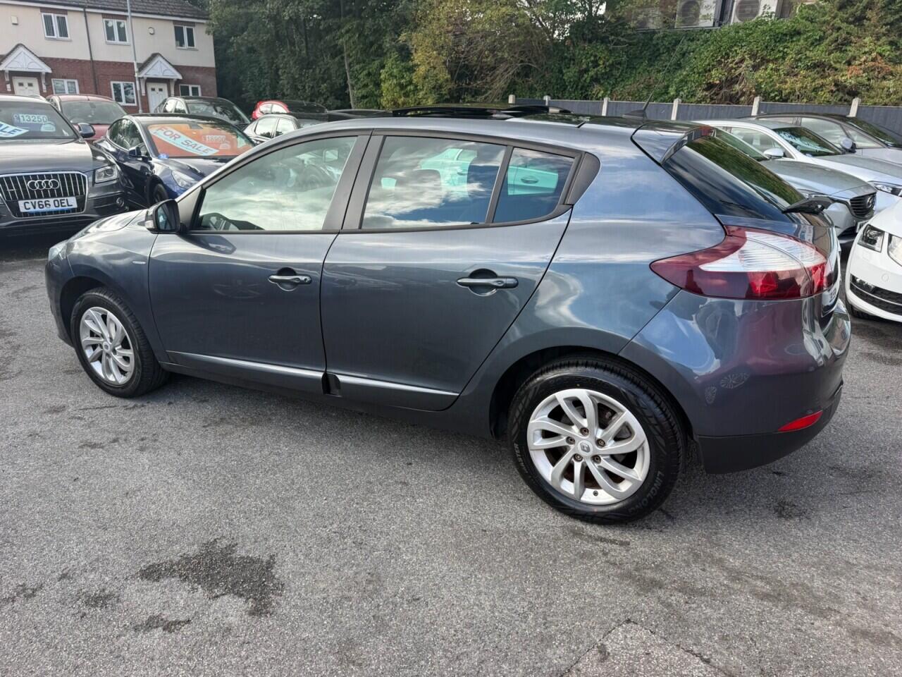 Renault Megane view 10
