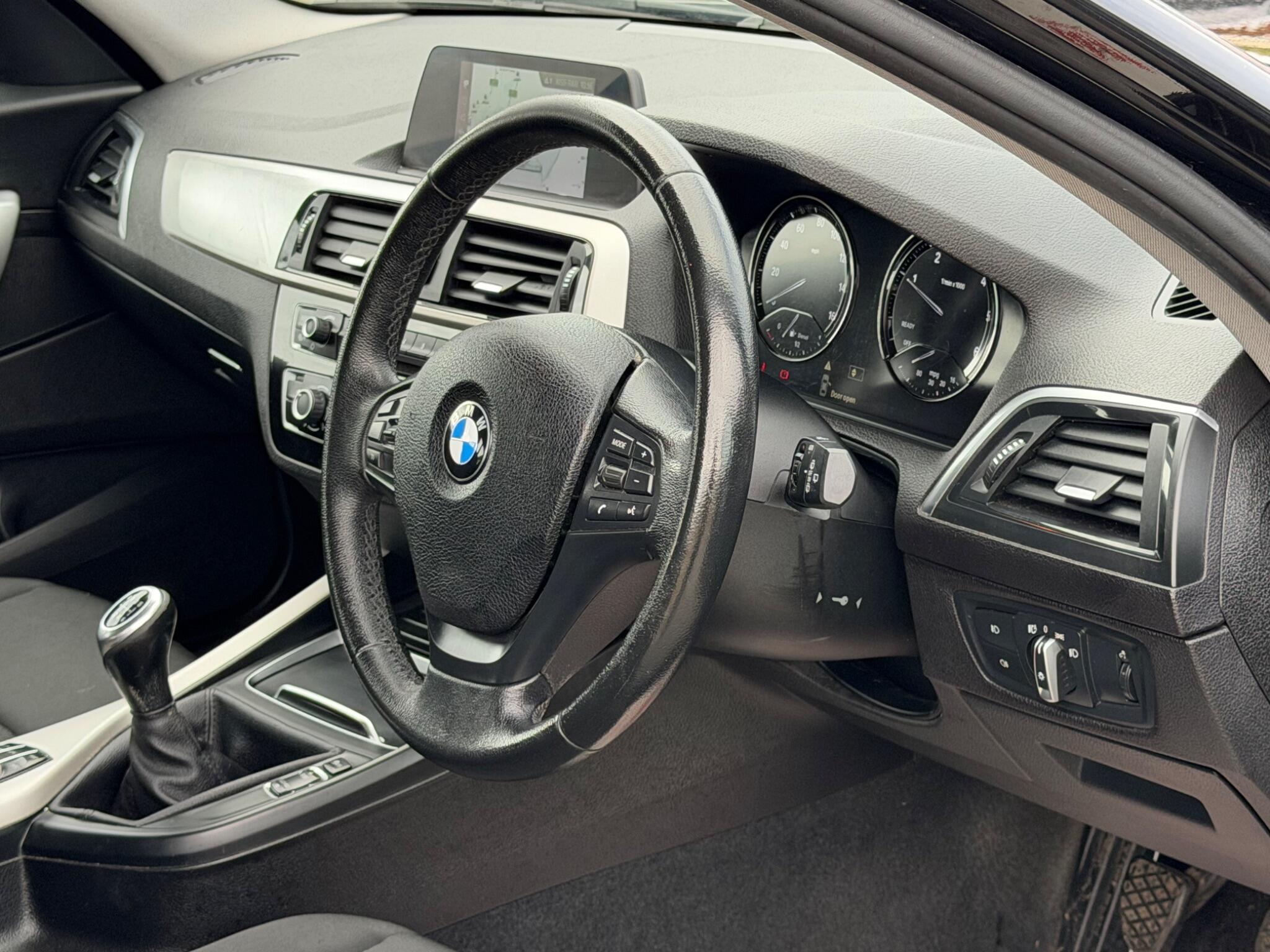BMW 1 Series view 14