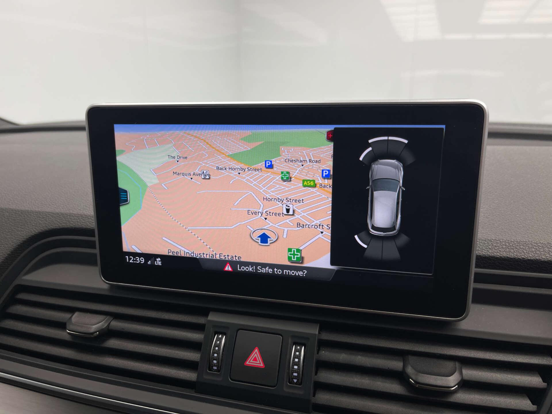 Audi Q5 view 14