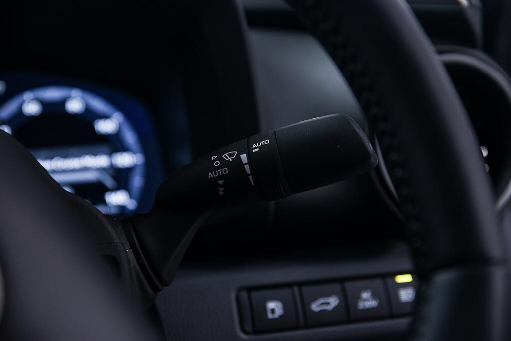 Toyota C-HR view 28