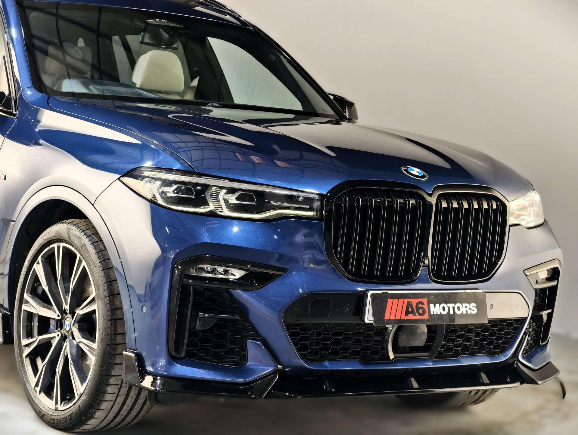 BMW X7 view 16